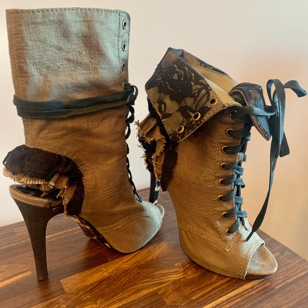 Betsey Johnson Peep Toe Booties, size 8.5, army green- never been worn!